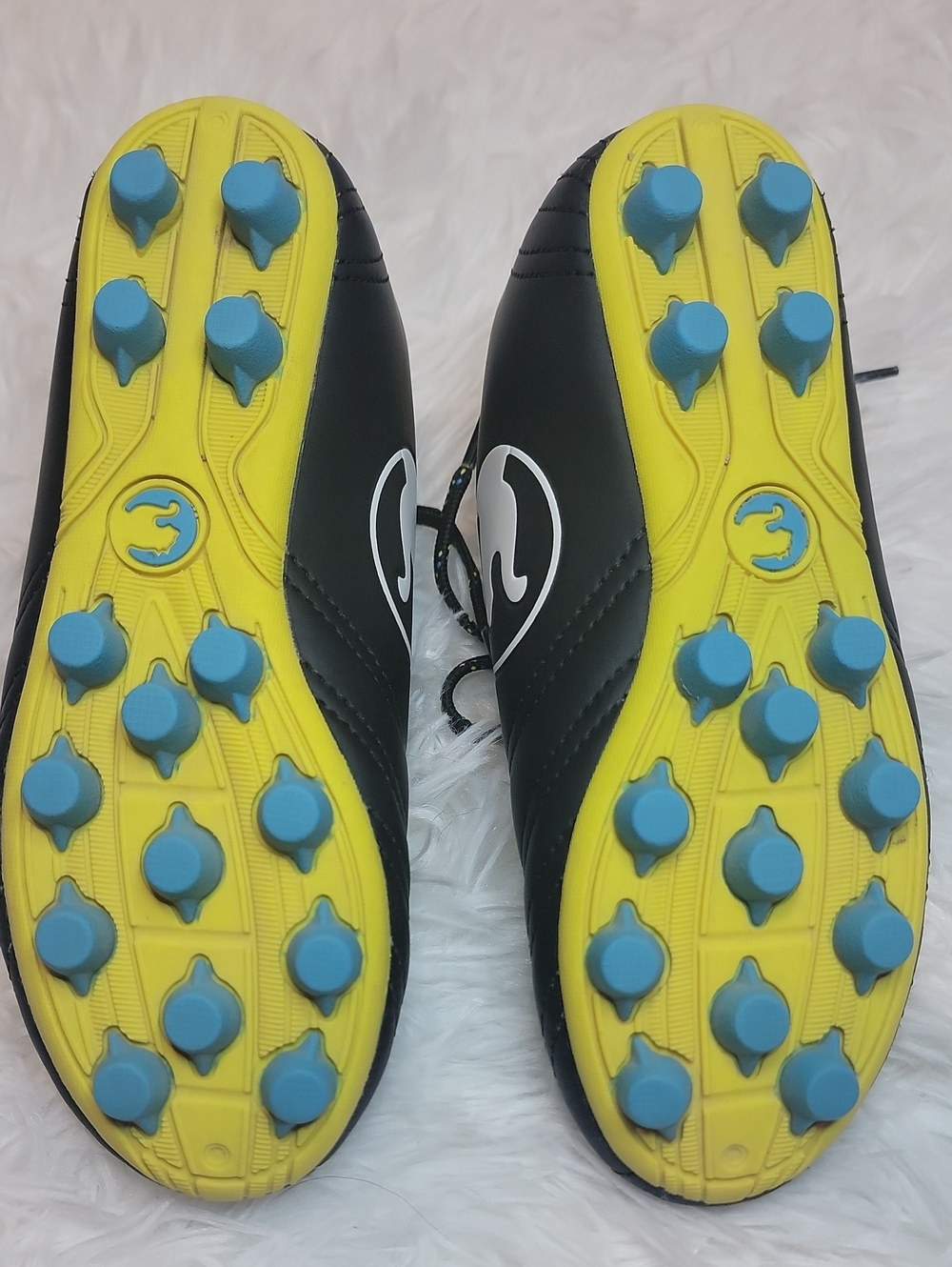 Puma ProCat Youth Kids Black Soccer Cleats. Size 12 - Picture 6 of 7